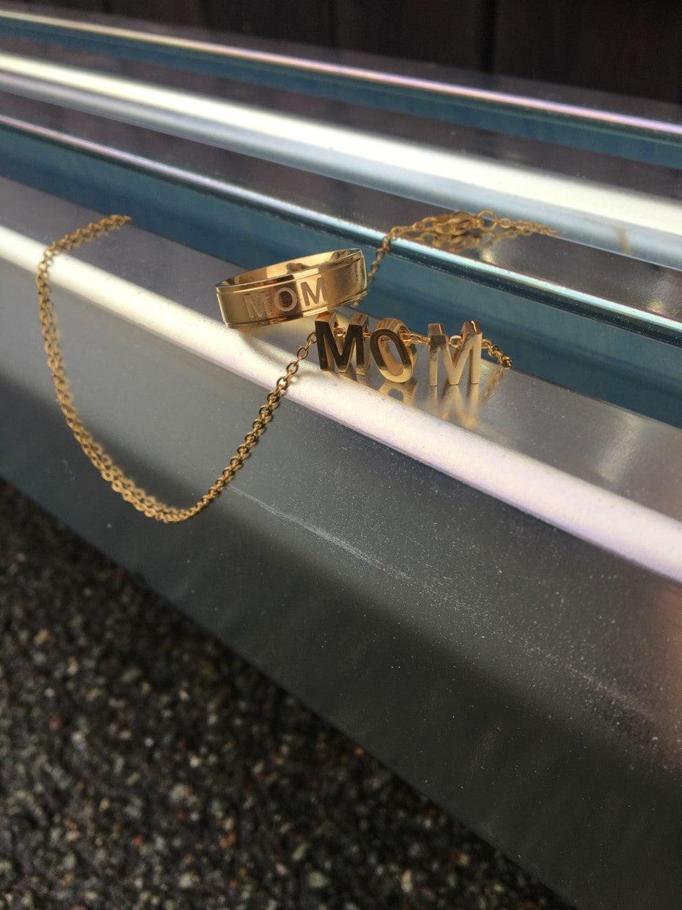 MOM ring - Guld eller sølv - Black Design