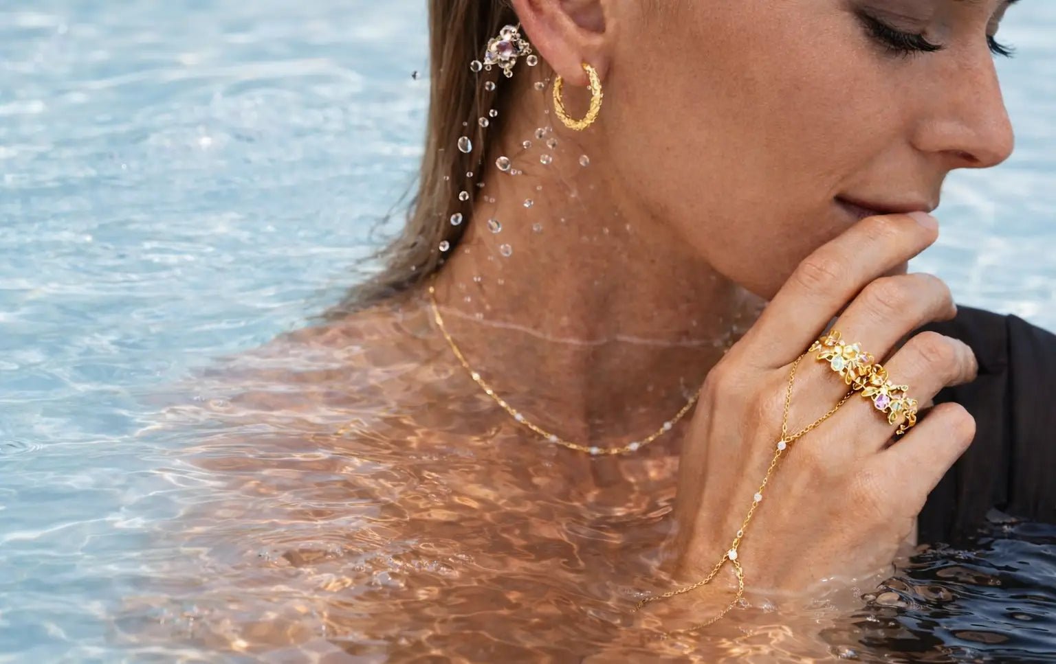 Vandfaste smykker — hvad er det og virker det? - Black Design by Camilla Folkman