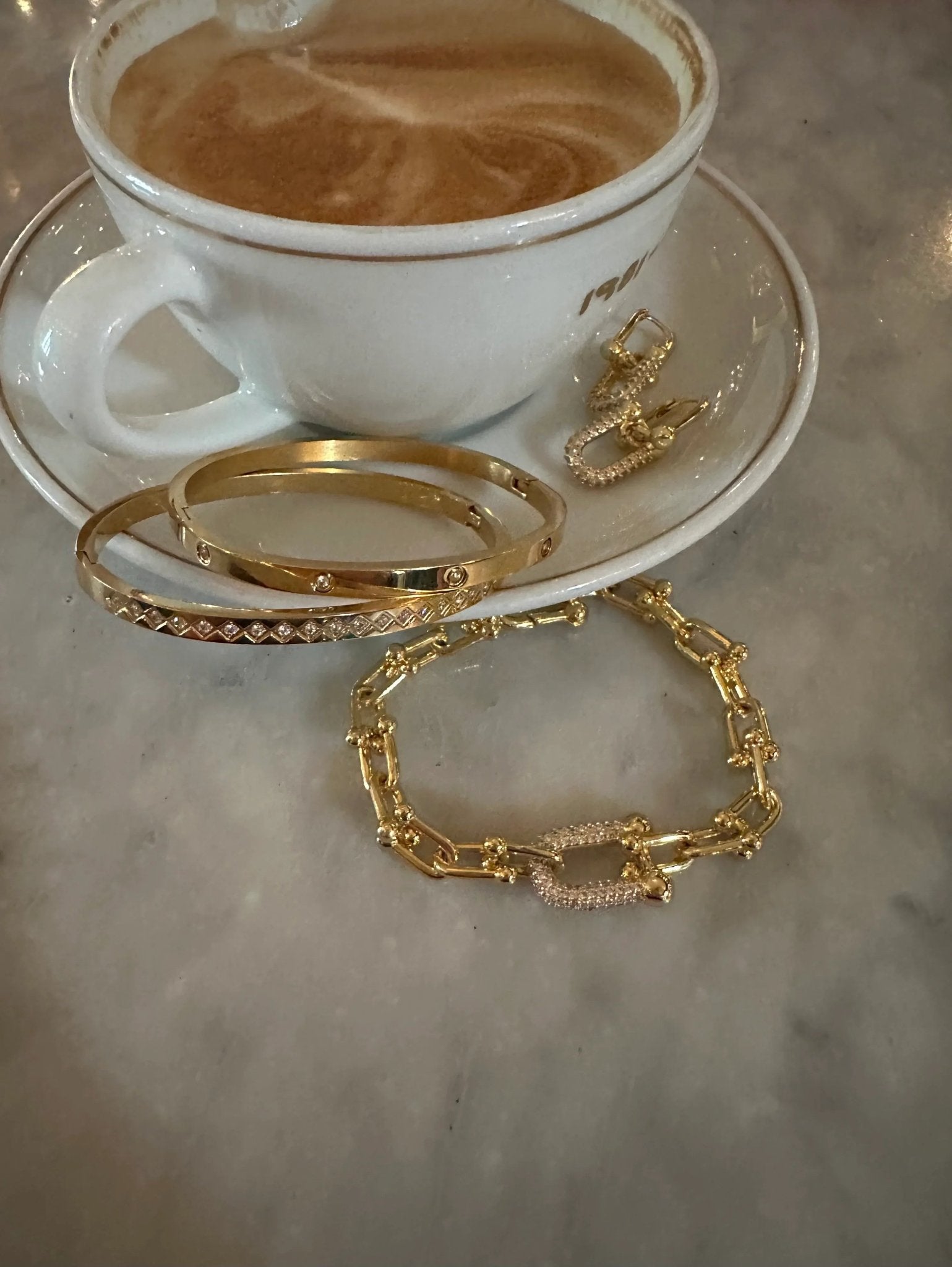 Vola Armring og kaffekop