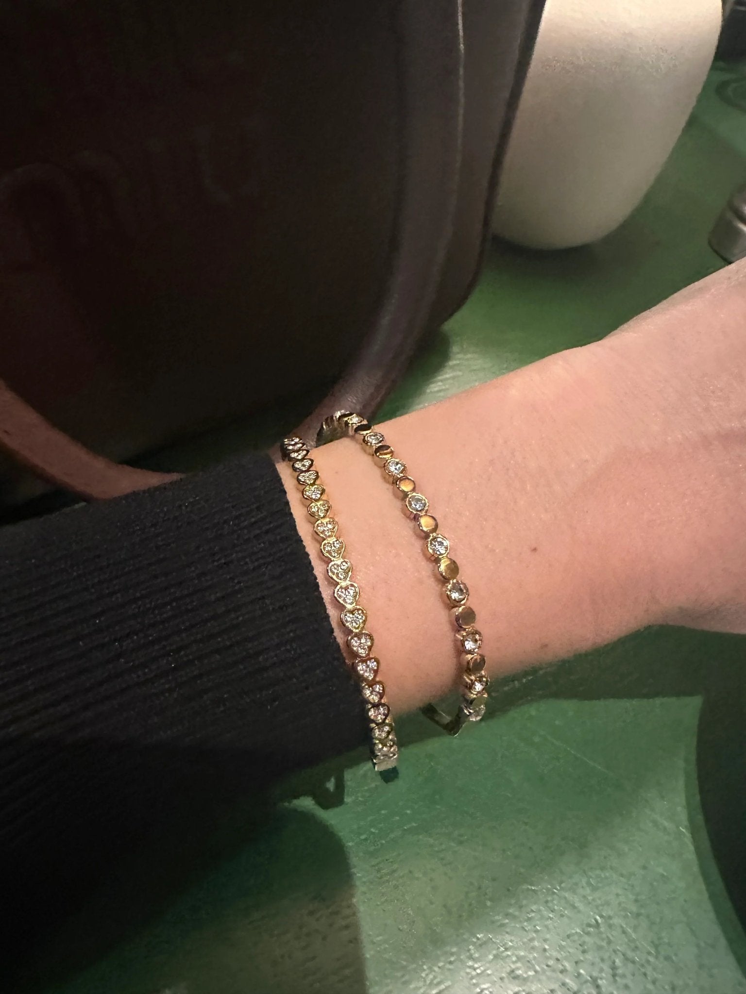 Sofie Armring med zircon og vendbart mønster