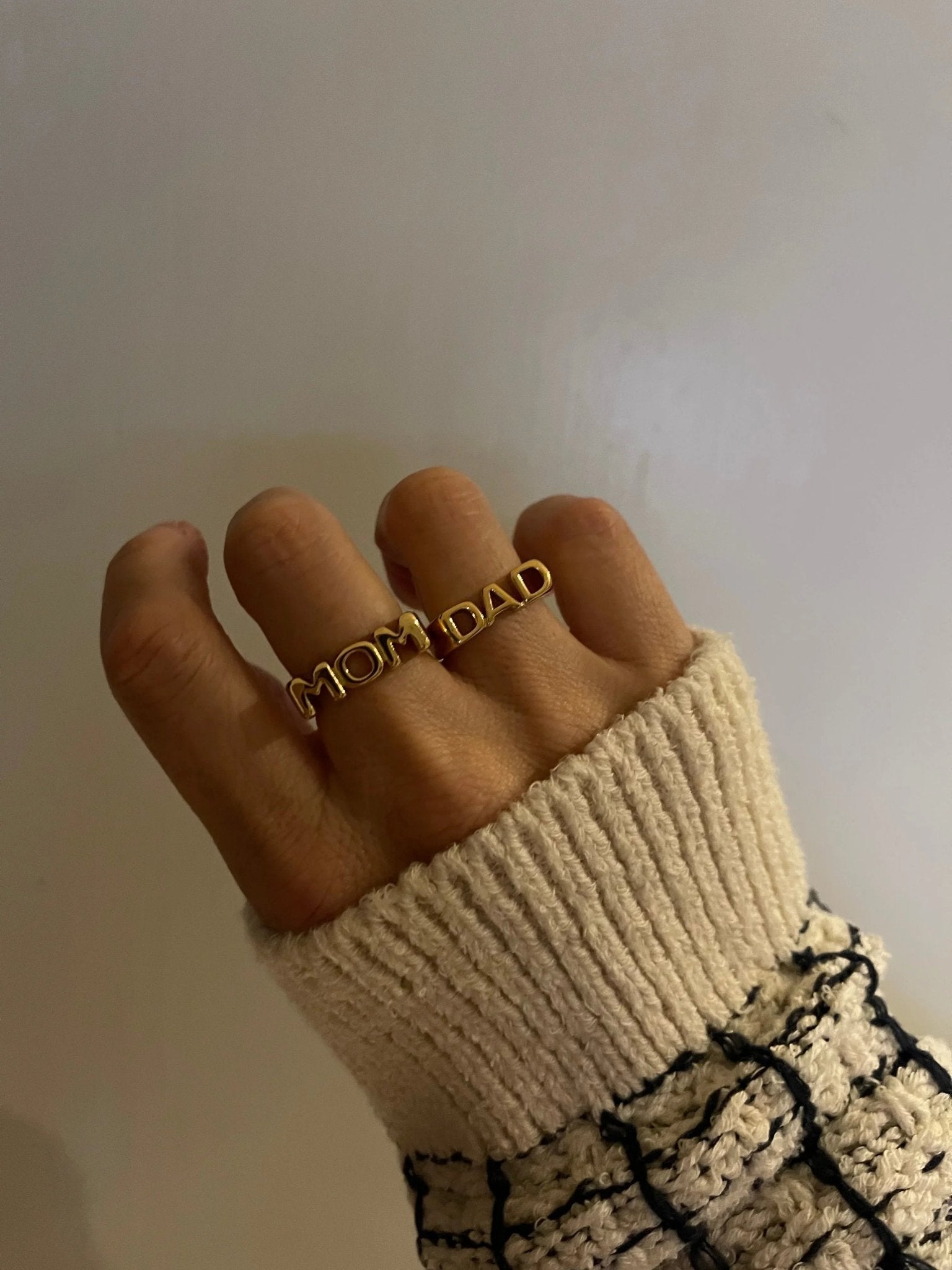 MOM og DAD ringe i 18k forgyldt kirurgisk stål