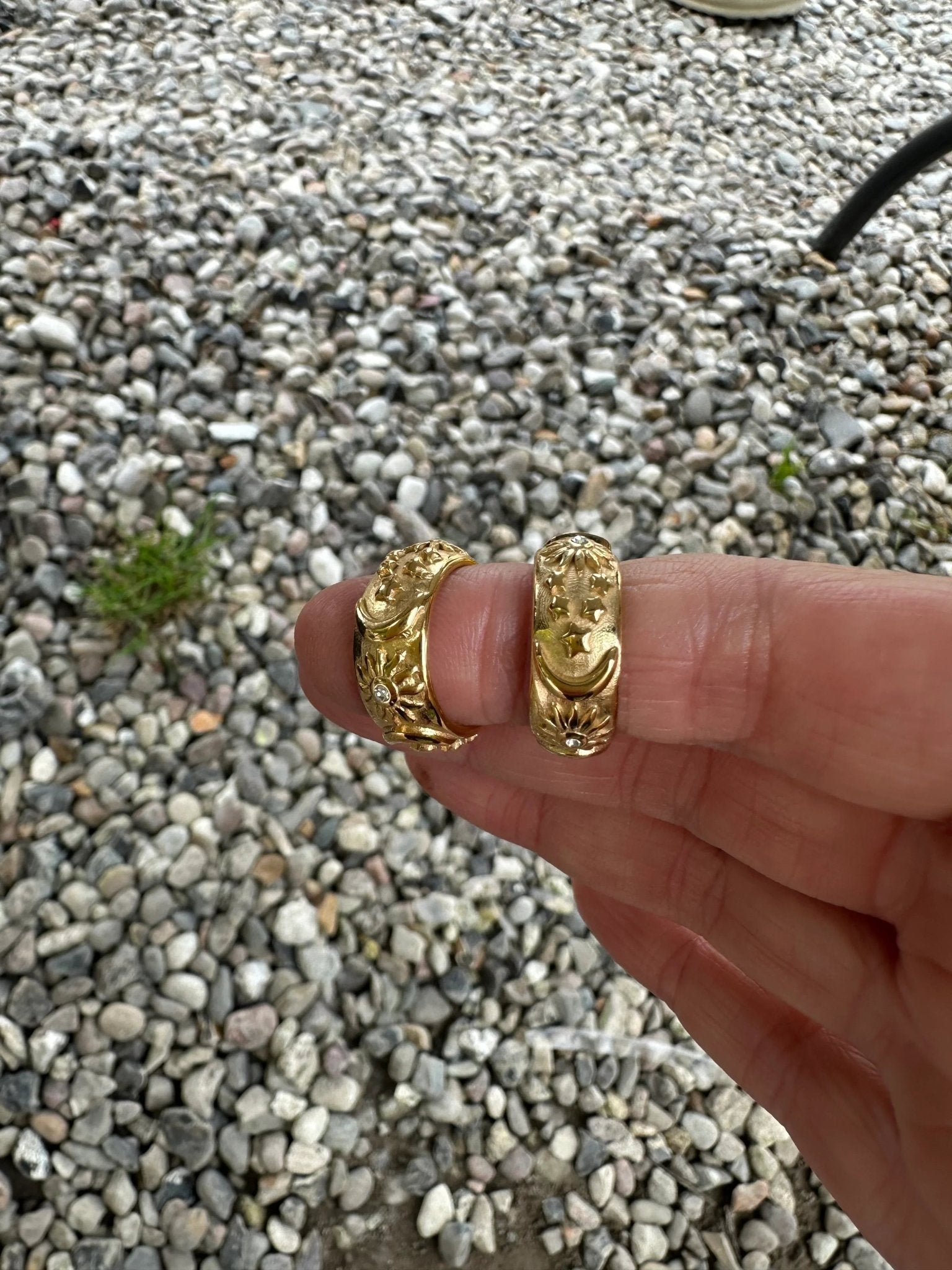 Emma Øreringe i hoops med zircon 15 mm