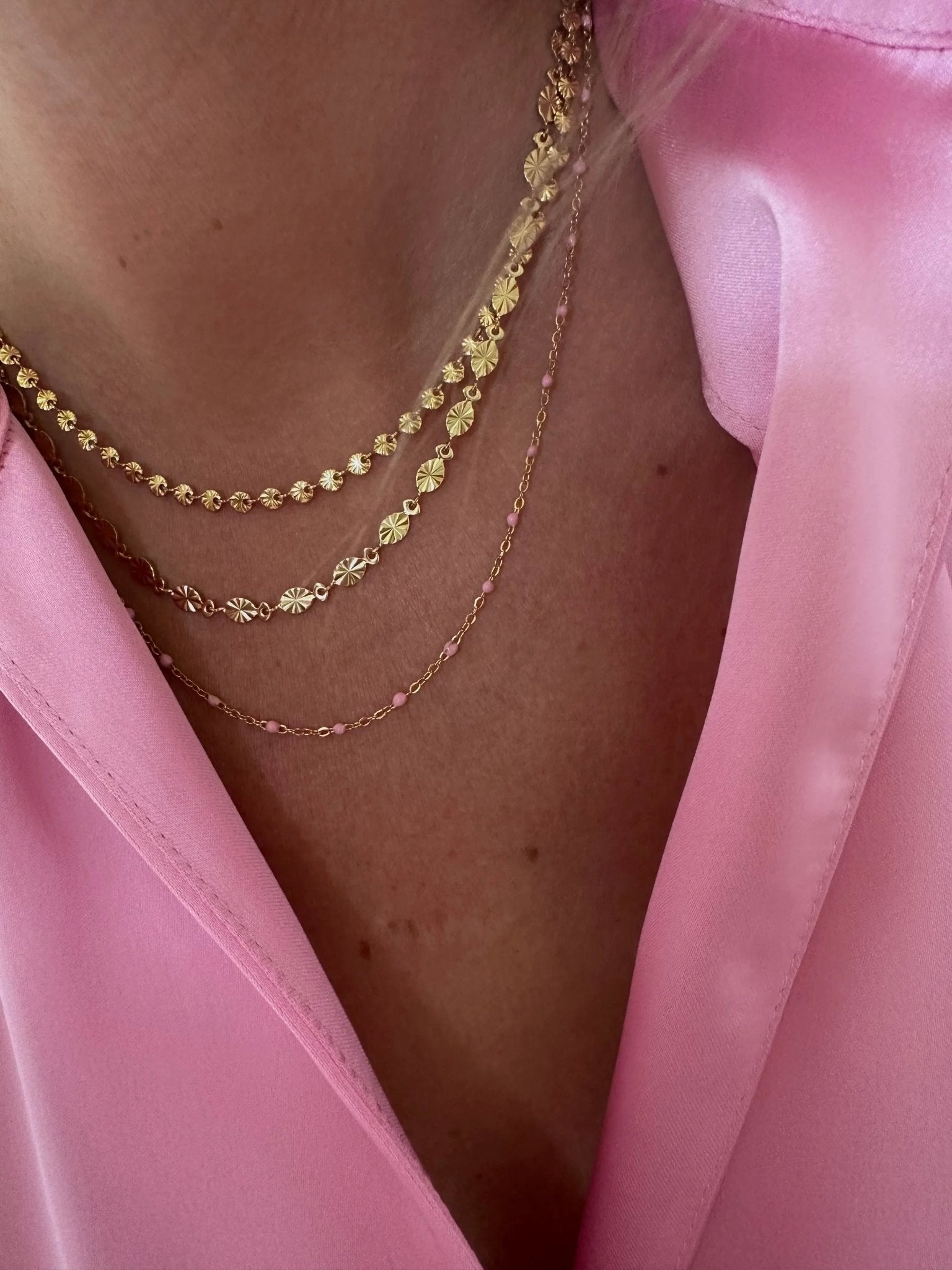 Emalja Halskæde på model