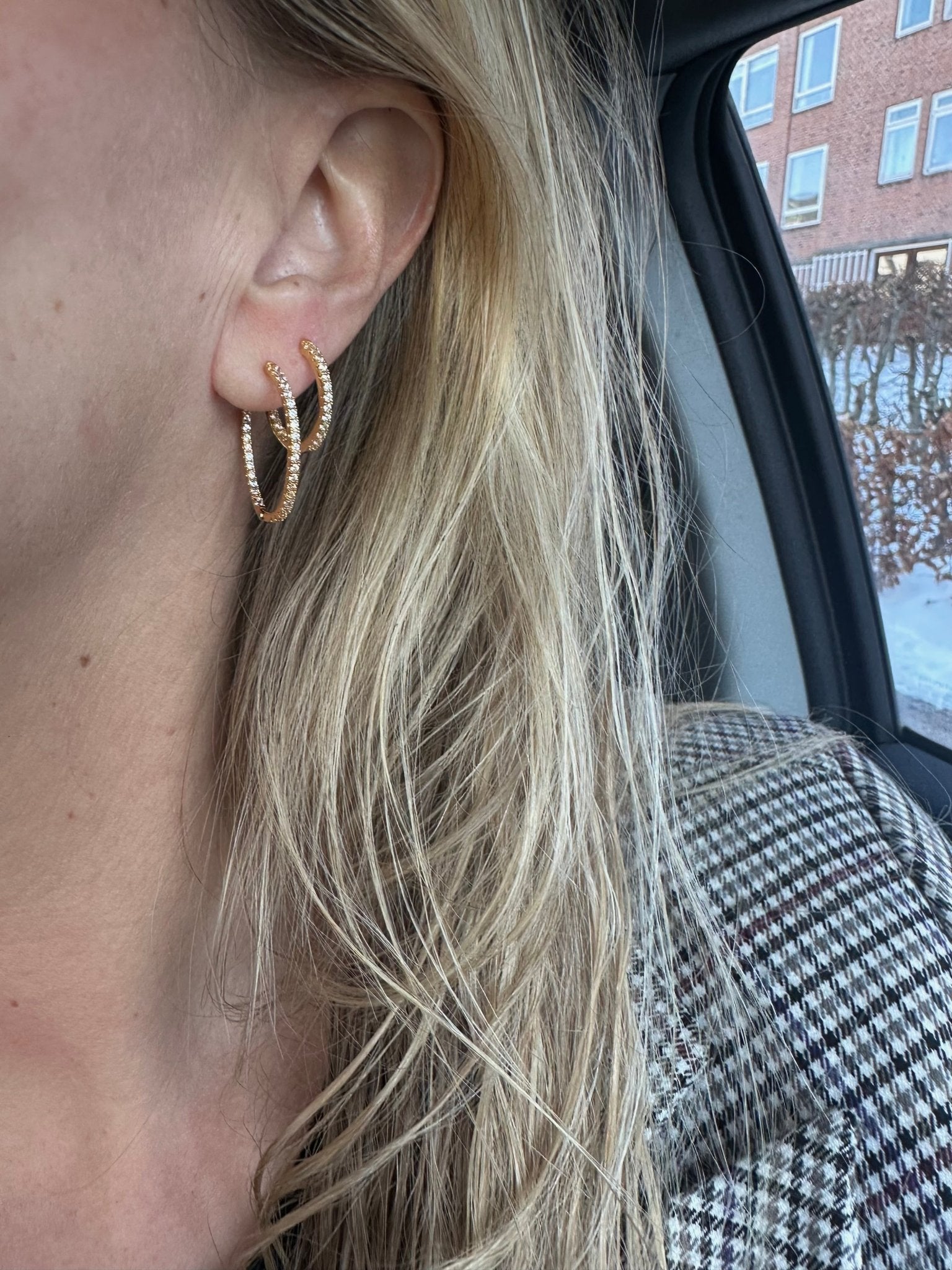 Mona hoop øreringe med krystaller, 15 mm eller 20 mm