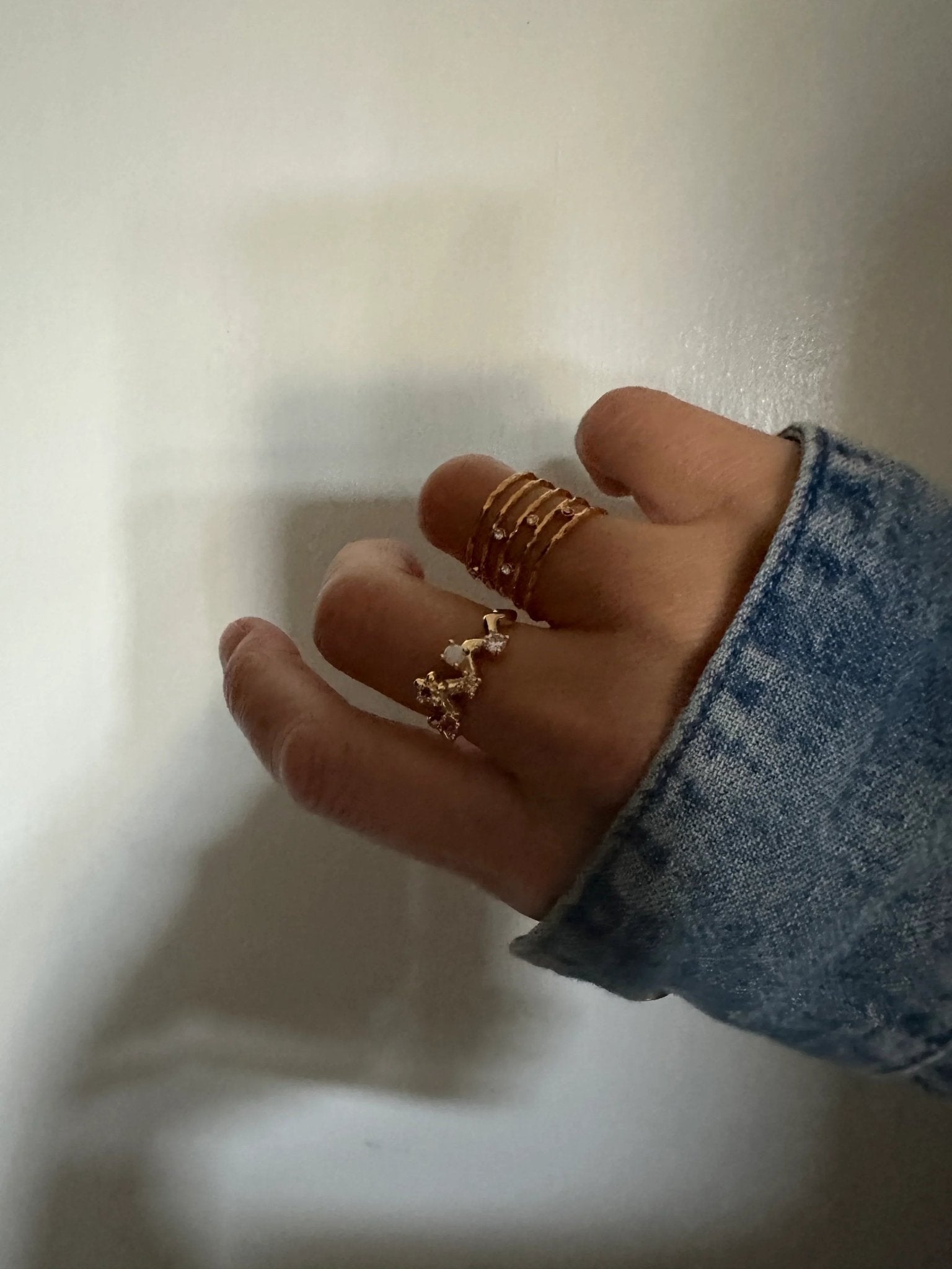 Ebba Ring på finger