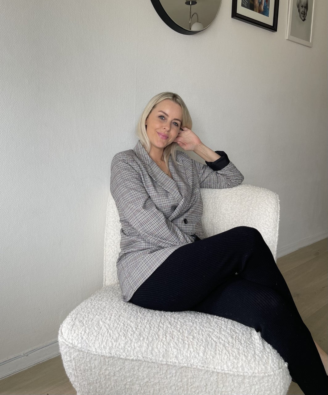 Camilla Folkman i sit hjem i Klampenborg