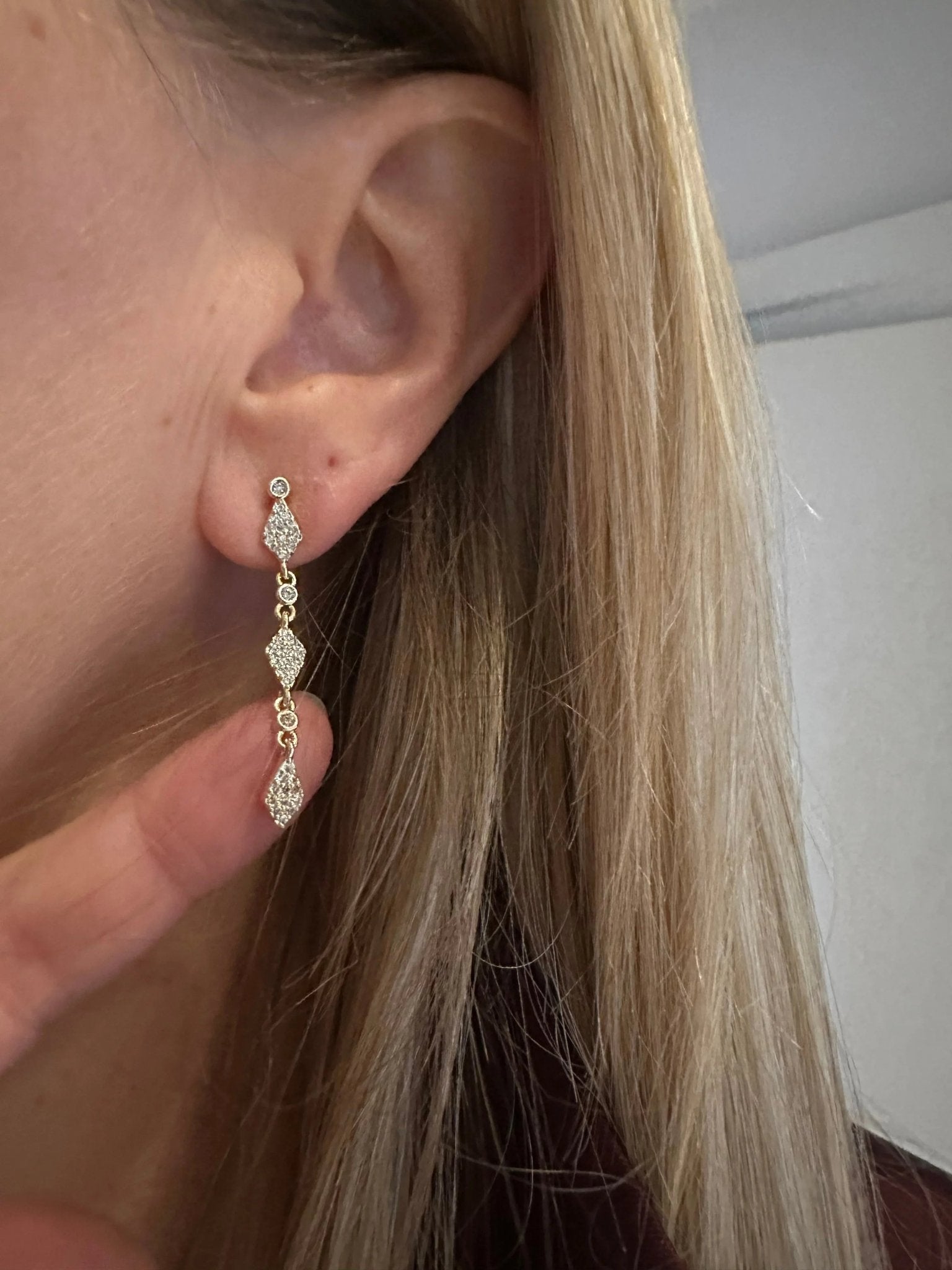 Gerda krystal øreringe i 18k forgyldt kirurgisk stål